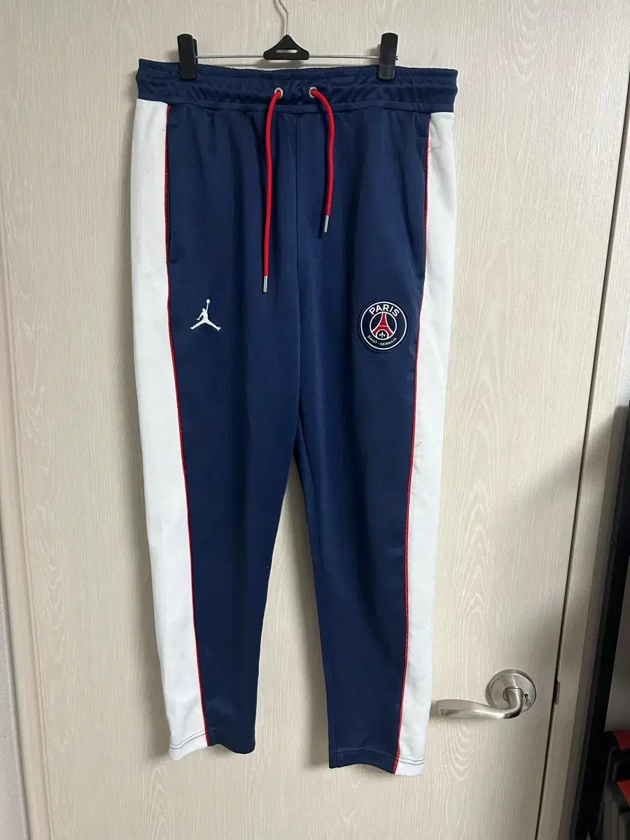 ナイキ パリサンジェルマン NIKE PSG トラックパンツ トレーニングパンツ Nike×PSG パリサンジェルマン ジョーダン ストライクパンツ (Nike
